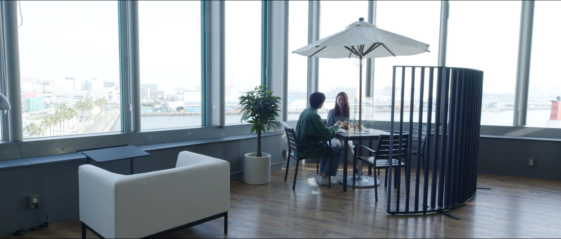 Dual-Feed Power Supply