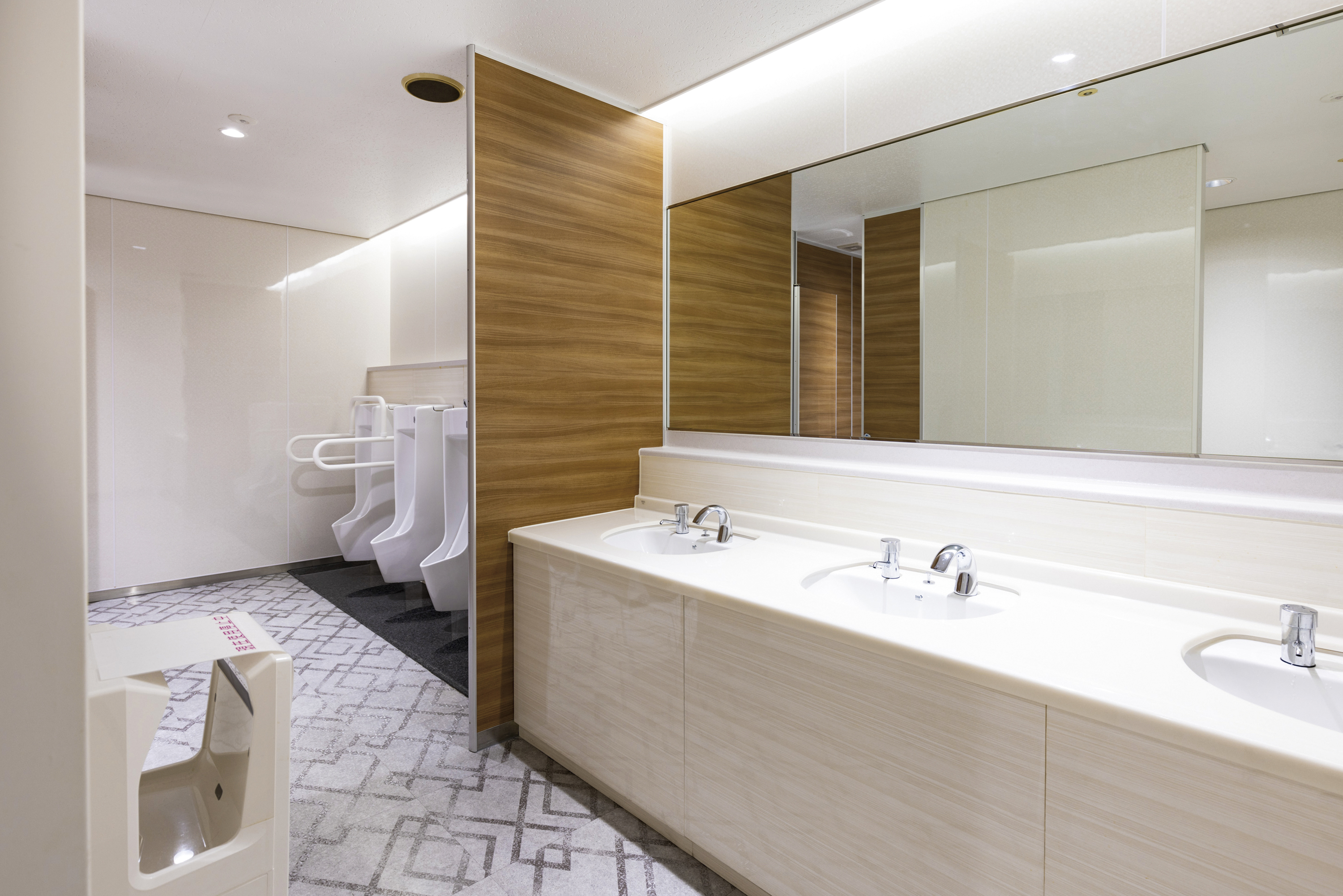 Bay Views and Amenities